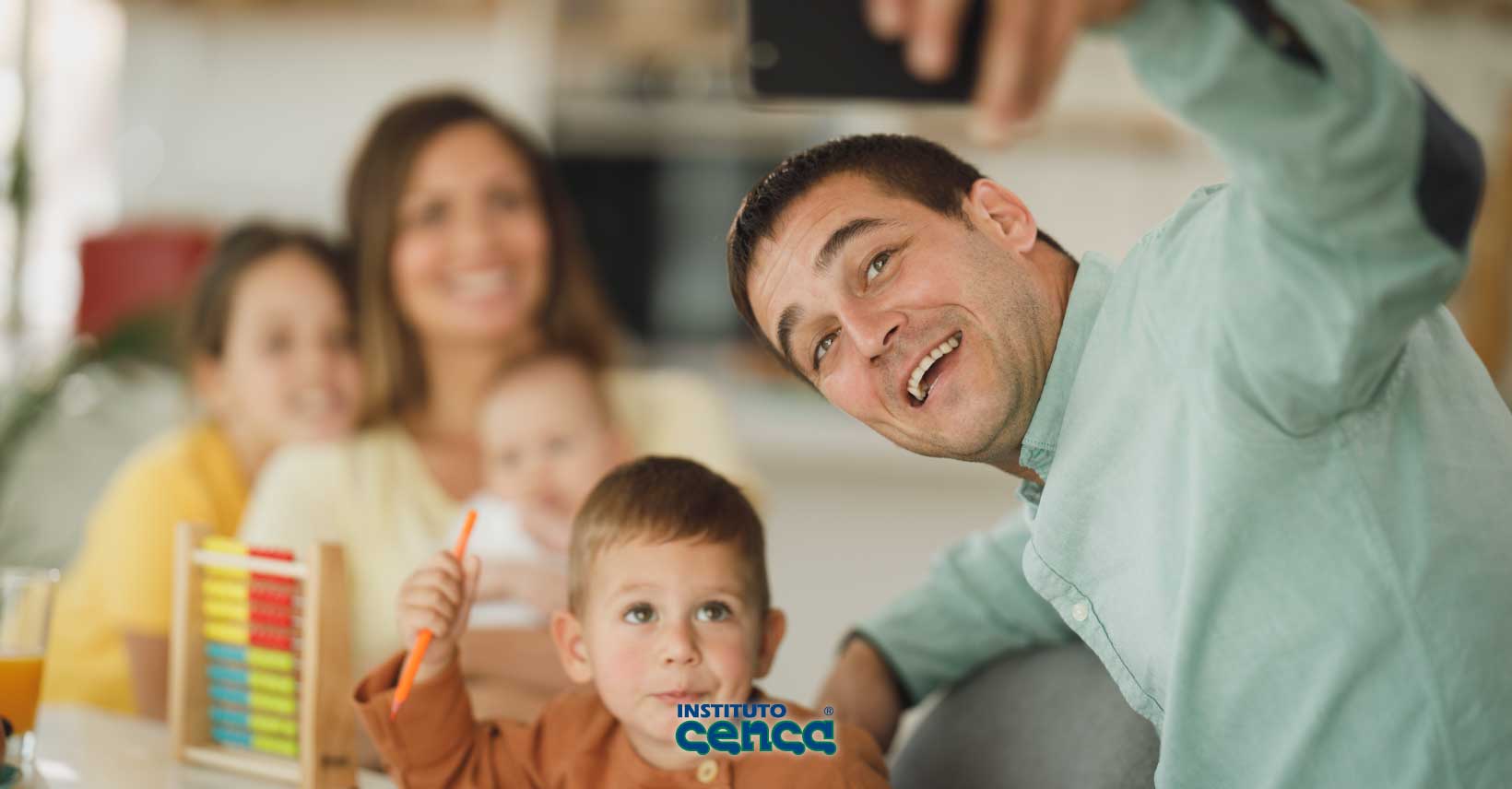 Padres de familia multitask durante la pandemia